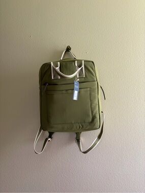 Universal Thread Olive Green Canvas Backpack with Cream Trim. NWT